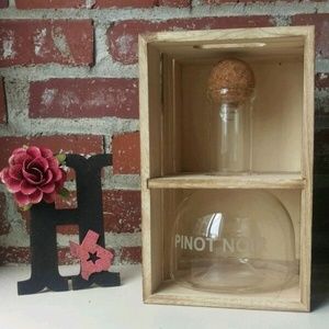 Artland Pinot Noir 750ml/25.4oz Glass Decanter